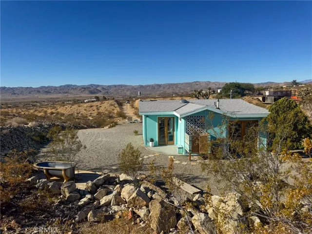 2432 Hilltop, Joshua Tree, California 92252