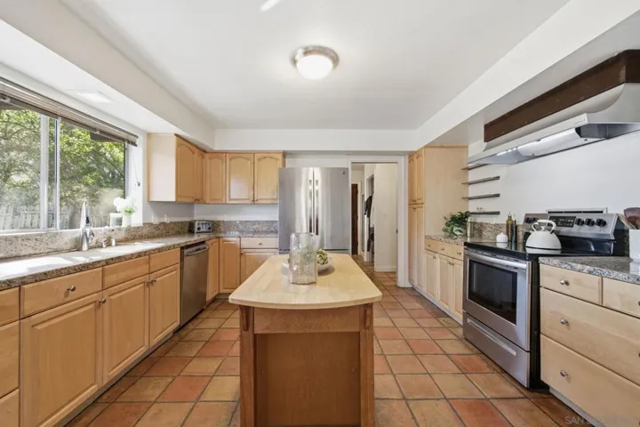 11248 Calle Oro Verde, Valley Center, California 92082