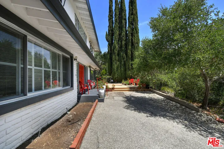 11944 Briarvale Lane, Studio City, California 91604 — photo 4