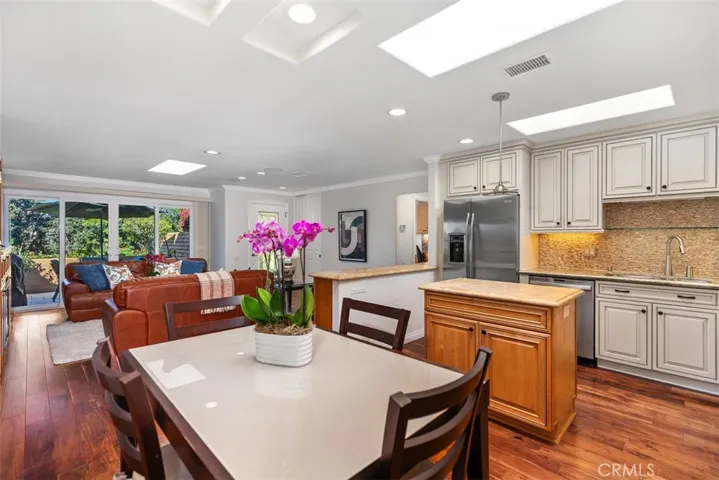 3147 Via B, Laguna Woods, California 92637