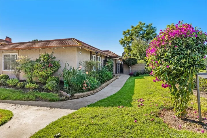 3147 Via B, Laguna Woods, California 92637
