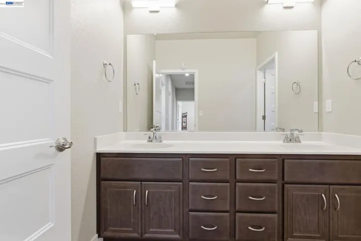 2394 Bharvani Ave, Manteca, California 95337