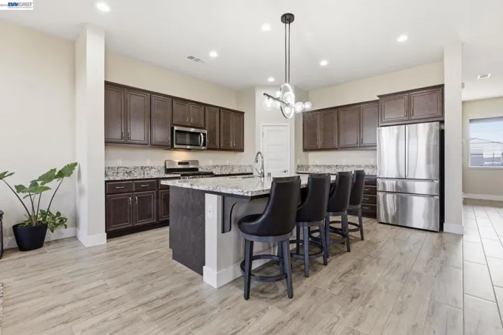 2394 Bharvani Ave, Manteca, California 95337