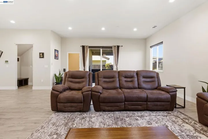 2394 Bharvani Ave, Manteca, California 95337