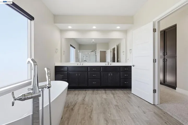 2394 Bharvani Ave, Manteca, California 95337