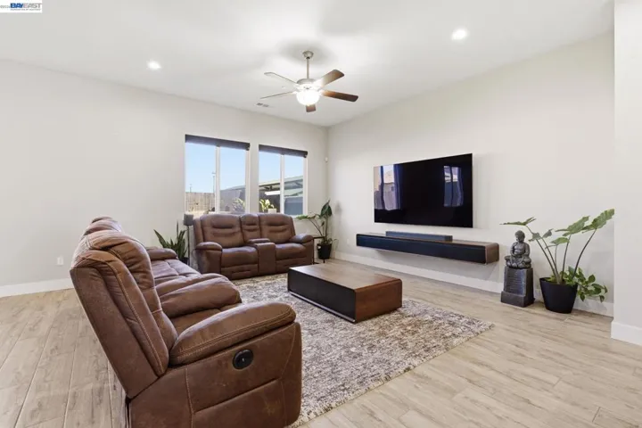 2394 Bharvani Ave, Manteca, California 95337