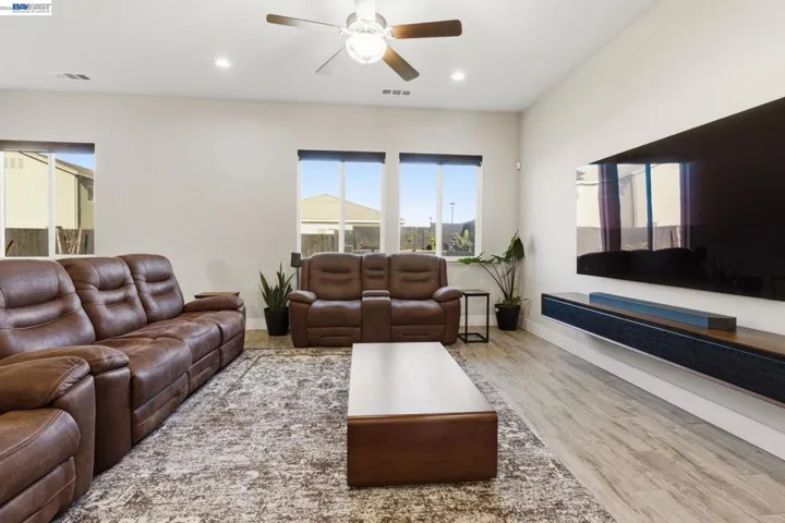 2394 Bharvani Ave, Manteca, California 95337