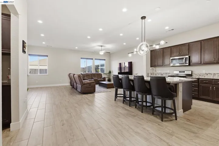 2394 Bharvani Ave, Manteca, California 95337