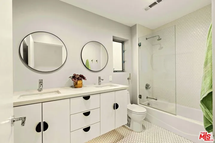 1892 Lucile Avenue, Los Angeles, California 90026