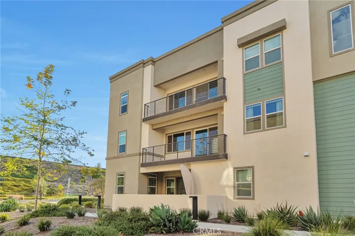 26958 Sandbar Willow Pl 205, Valencia, California 91381