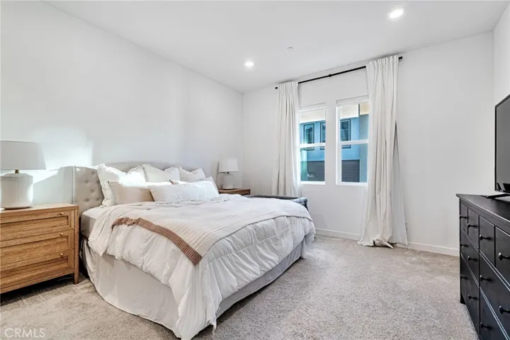 26958 Sandbar Willow Pl 205, Valencia, California 91381