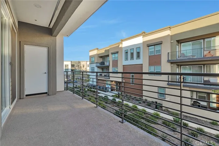 26958 Sandbar Willow Pl 205, Valencia, California 91381