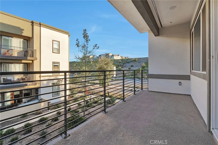 26958 Sandbar Willow Pl 205, Valencia, California 91381