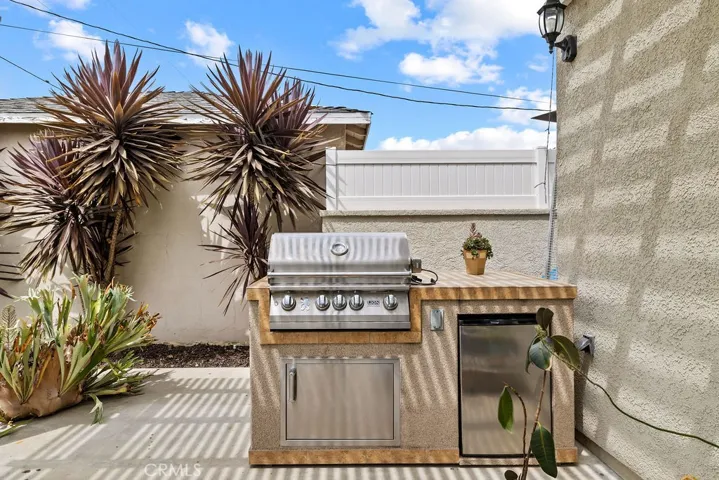 8433 California, Whittier, California 90605