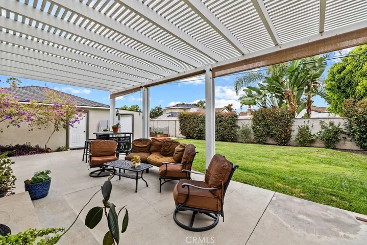 8433 California, Whittier, California 90605