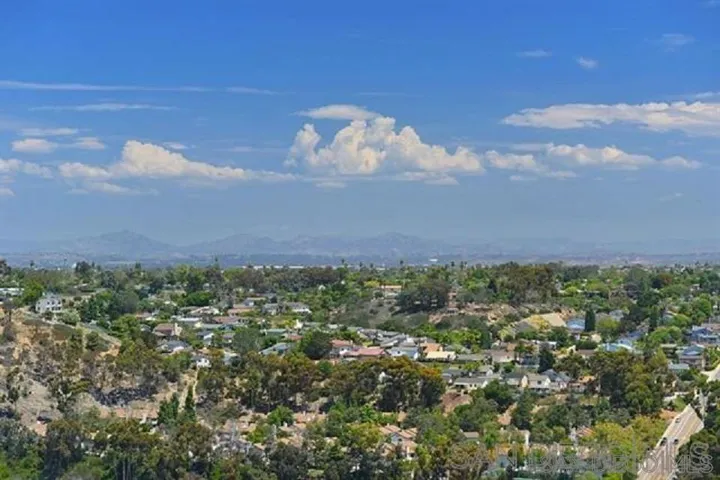 5681 Desert View Drive, La Jolla, California 92037