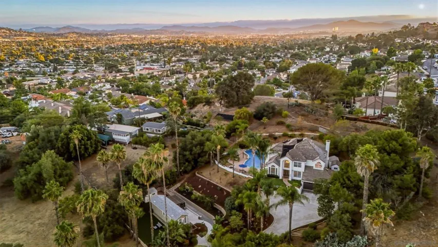 2110 Campo Place, Escondido, California 92027