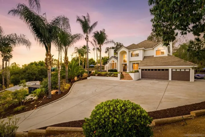 2110 Campo Place, Escondido, California 92027