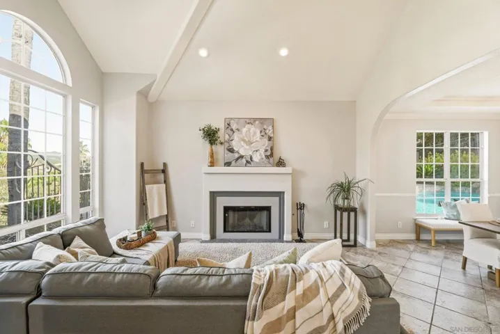 2110 Campo Place, Escondido, California 92027