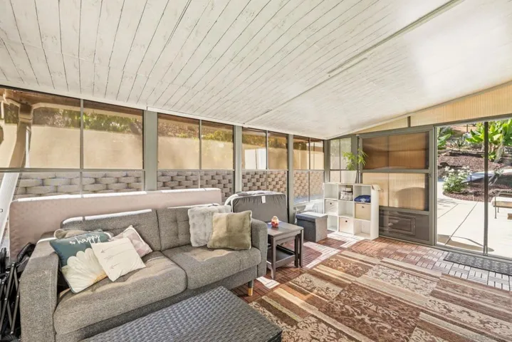 2110 Campo Place, Escondido, California 92027