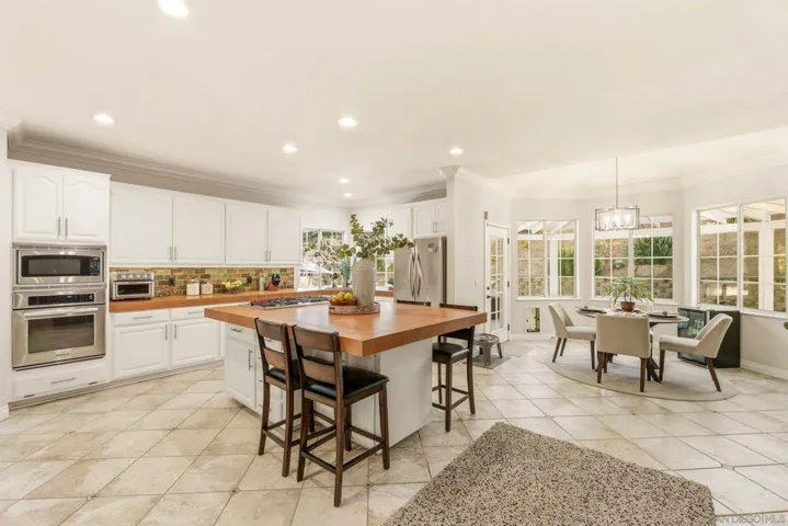 2110 Campo Place, Escondido, California 92027