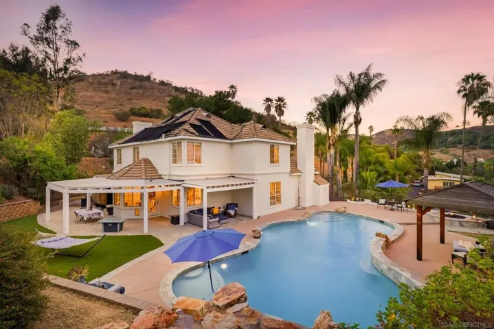 2110 Campo Place, Escondido, California 92027