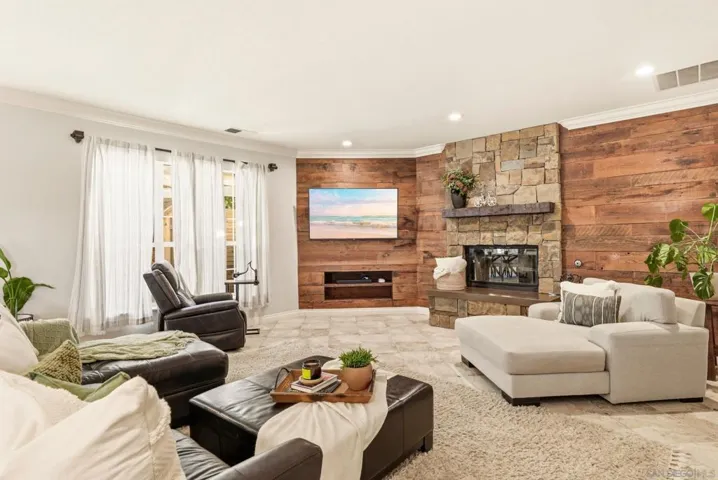 2110 Campo Place, Escondido, California 92027