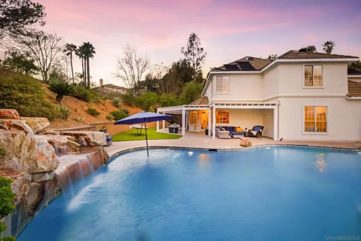 2110 Campo Place, Escondido, California 92027