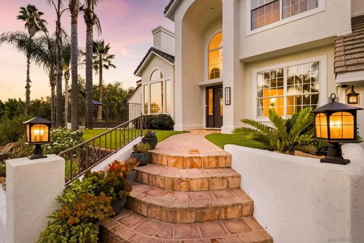 2110 Campo Place, Escondido, California 92027