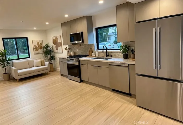 12820 Bloomfield Street, Studio City, California 91604