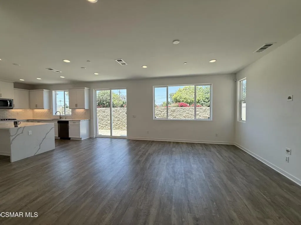 9591 N Corbina Lane, Panorama City, California 91402 — photo 4