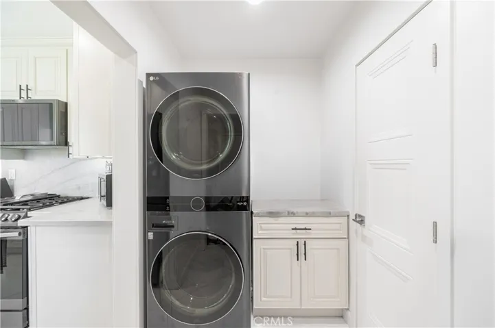 12521 Stagg Street, North Hollywood, California 91605