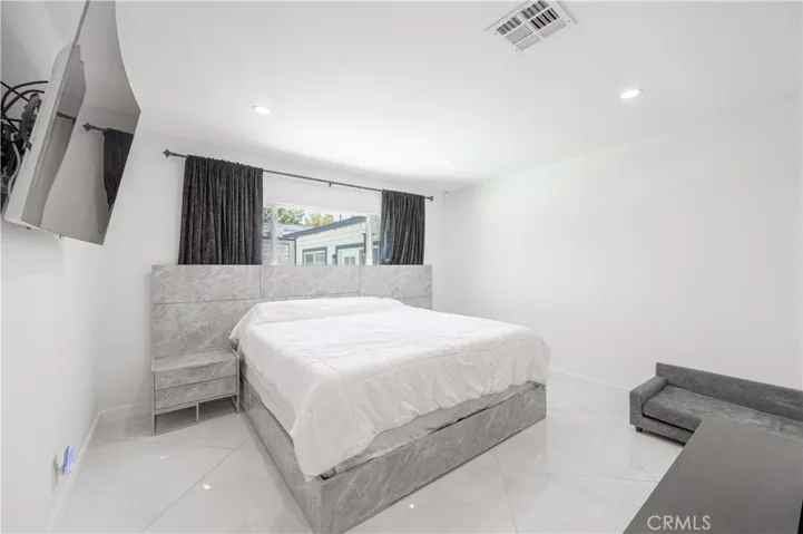 12521 Stagg Street, North Hollywood, California 91605