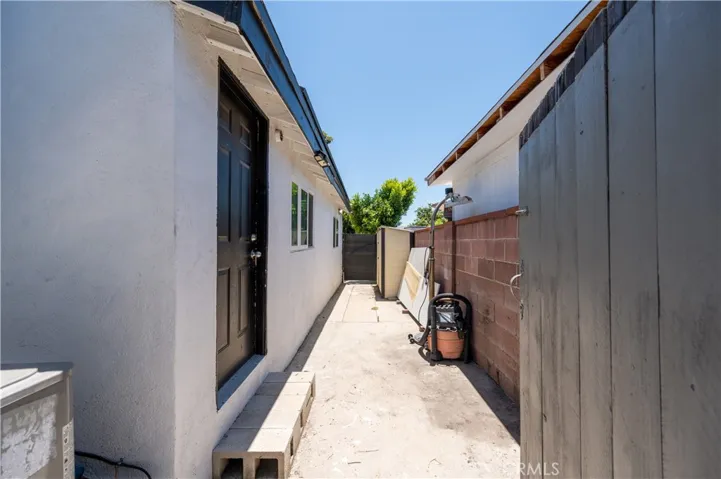 12521 Stagg Street, North Hollywood, California 91605