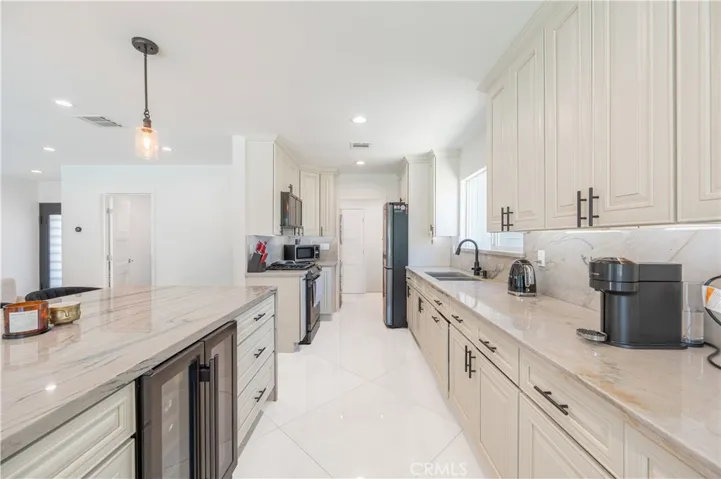 12521 Stagg Street, North Hollywood, California 91605