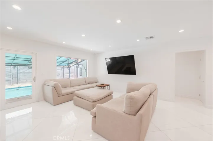 12521 Stagg Street, North Hollywood, California 91605
