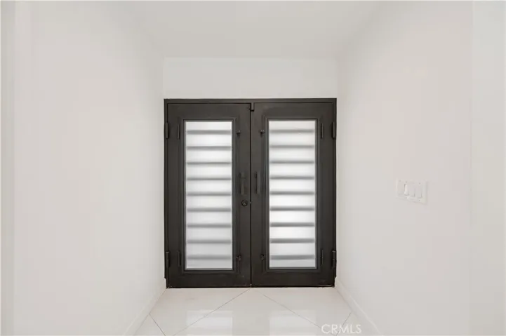 12521 Stagg Street, North Hollywood, California 91605