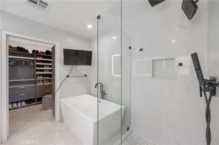 12521 Stagg Street, North Hollywood, California 91605