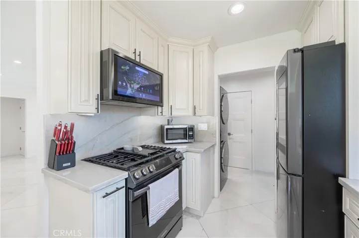 12521 Stagg Street, North Hollywood, California 91605