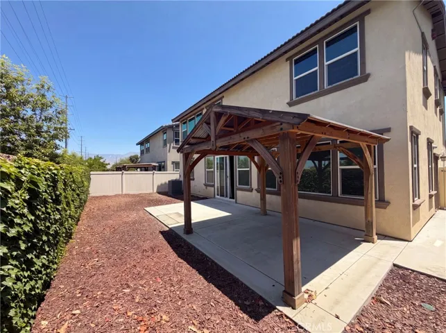 1182 Woodbury, Mentone, California 92359