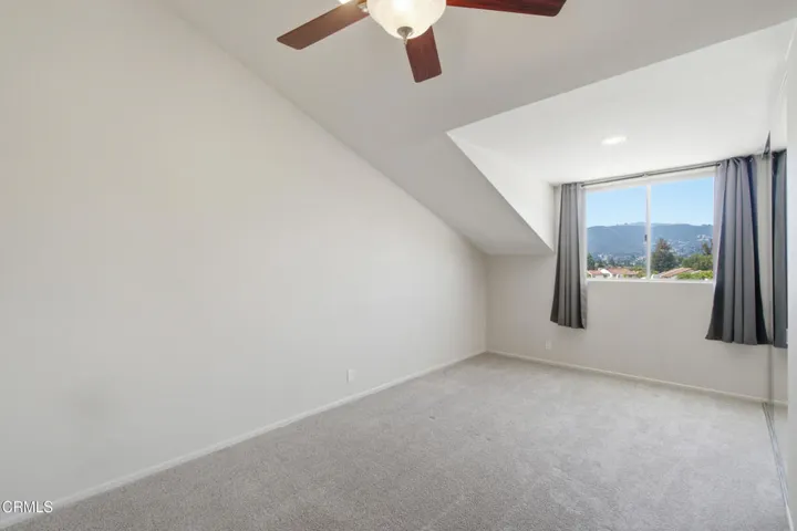 29_bedroom