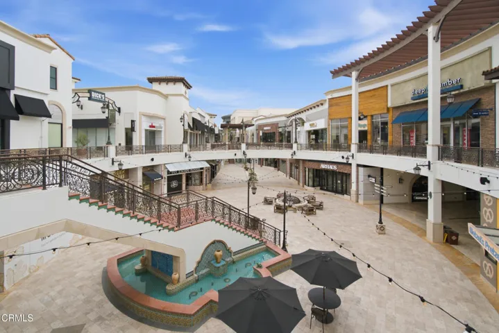 55_the oaks mall
