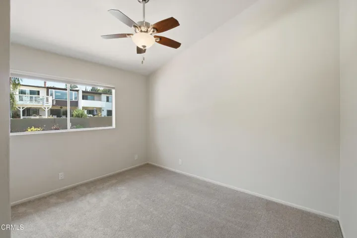 32_bedroom
