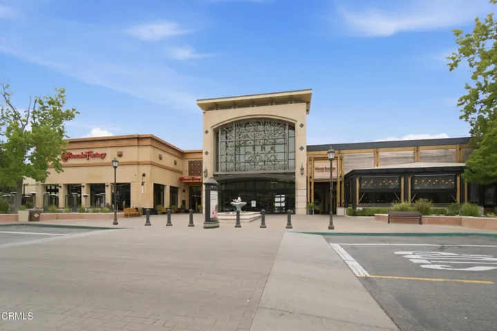 53_the oaks mall