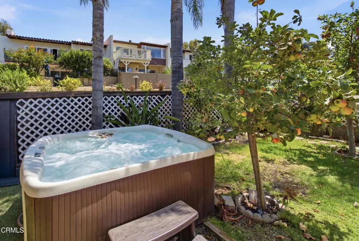 38_hot tub area