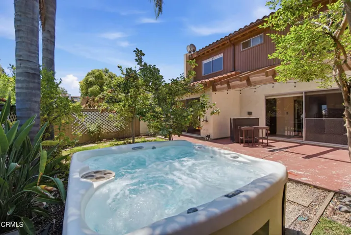 39_hot tub area