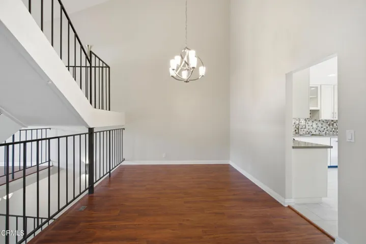 10_dining area