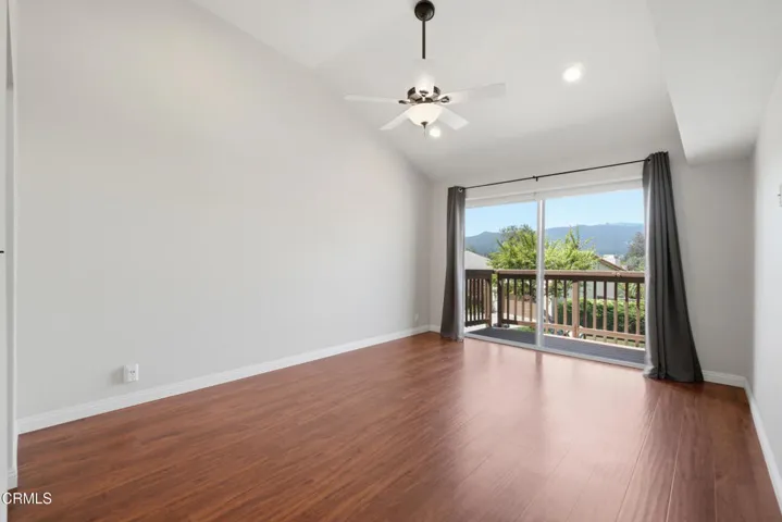 22_bedroom
