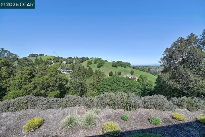 3136 Ptarmigan Dr 5, Walnut Creek, California 94595-3128