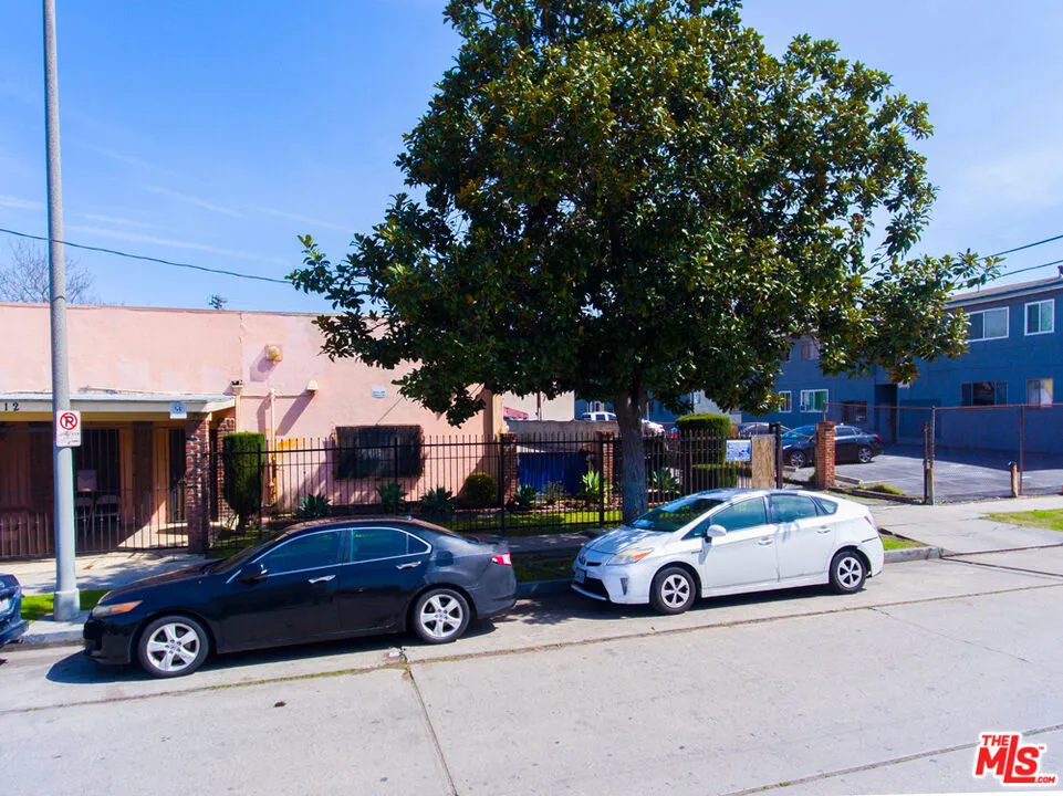 7112 S Victoria Avenue, Los Angeles, California 90043 — photo 5
